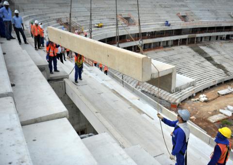 Fase de montagem das arquibancadas da Arena da Amazônia é concluída 